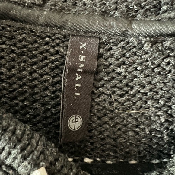 Hooded sweater - Picture 3 of 3